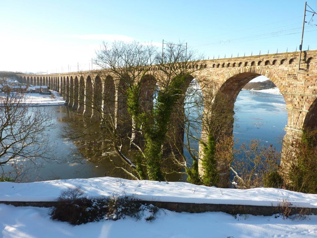 Castle Vale House Bed & Breakfast Berwick Upon Tweed Екстериор снимка